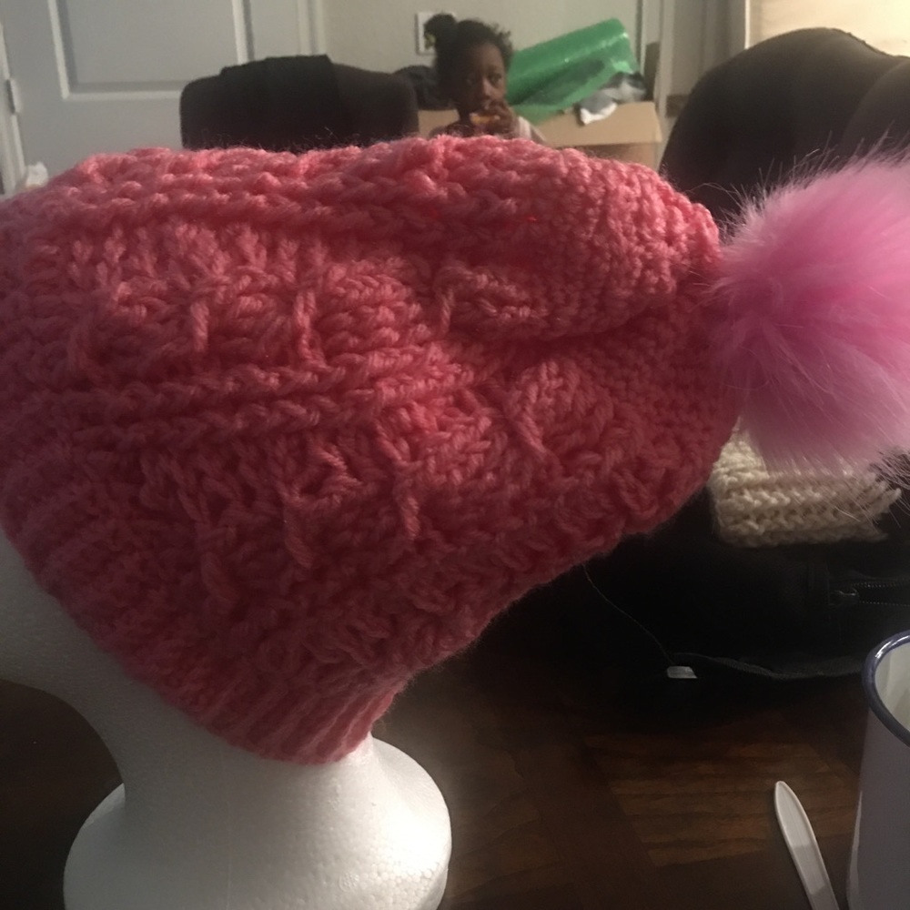 Sexy cable hat - Picture 2 of 5